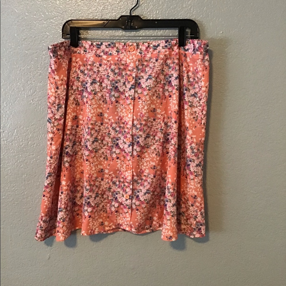 - ModBe. Skirt.   NWT
